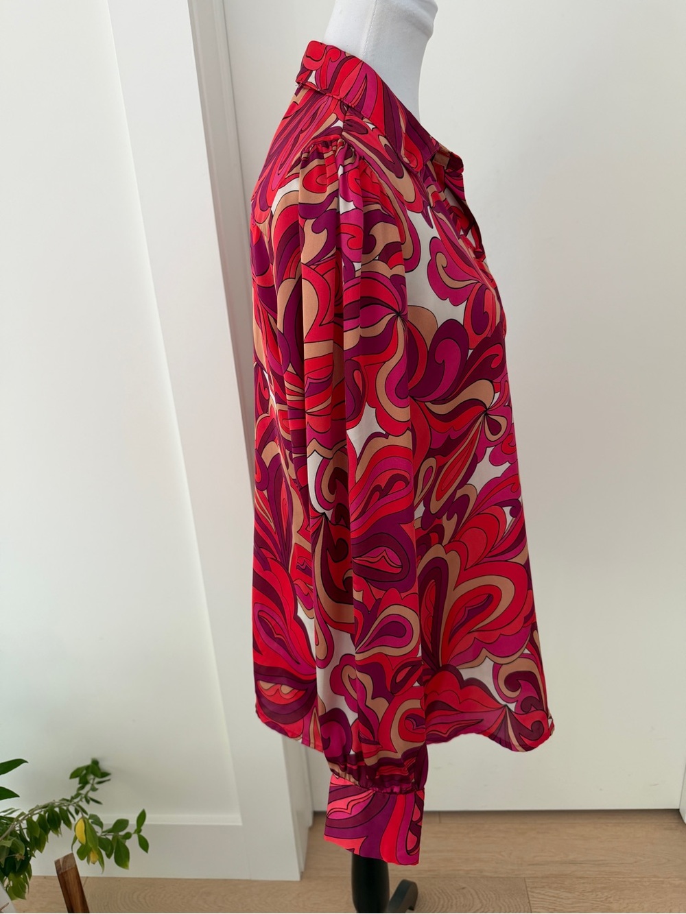 HAVER & BLAIR London Blouse Satin Colourful Swirl Long Sleeve Button Front Chic - Picture 5 of 15